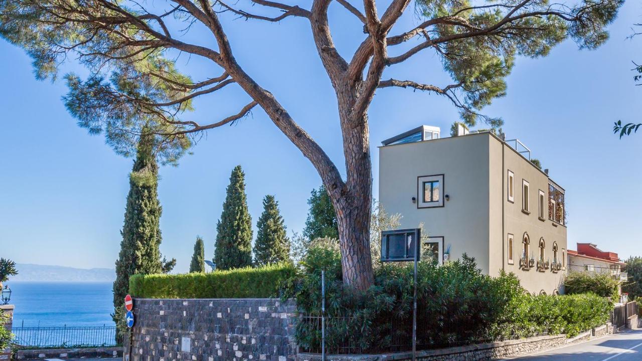 Urbis Taormina, Luxury In The Heart Of With Swimming Pool & Lift Villa Taormina