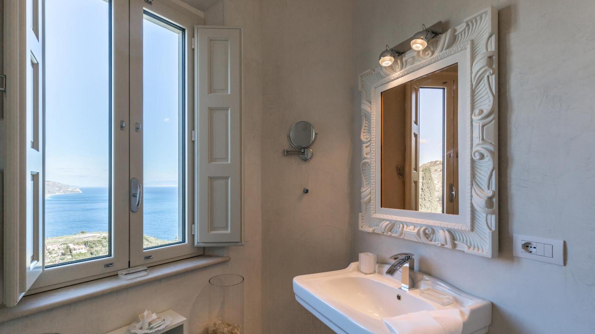 Urbis Taormina, Luxury In The Heart Of With Swimming Pool & Lift Taormina