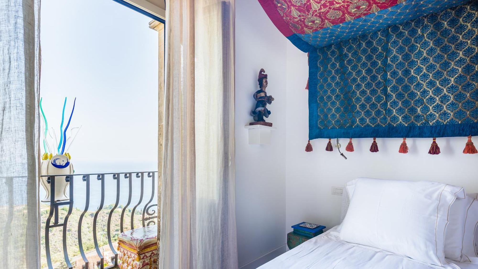 Urbis Taormina, Luxury In The Heart Of With Swimming Pool & Lift Villa *