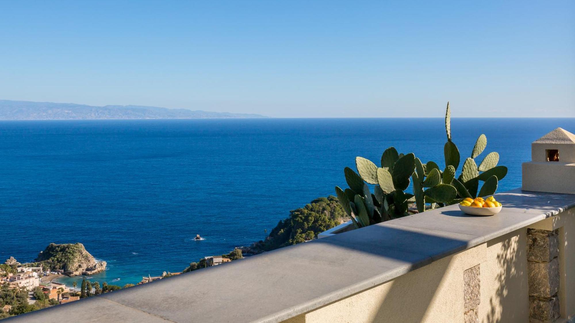 Urbis Taormina, Luxury In The Heart Of With Swimming Pool & Lift Villa