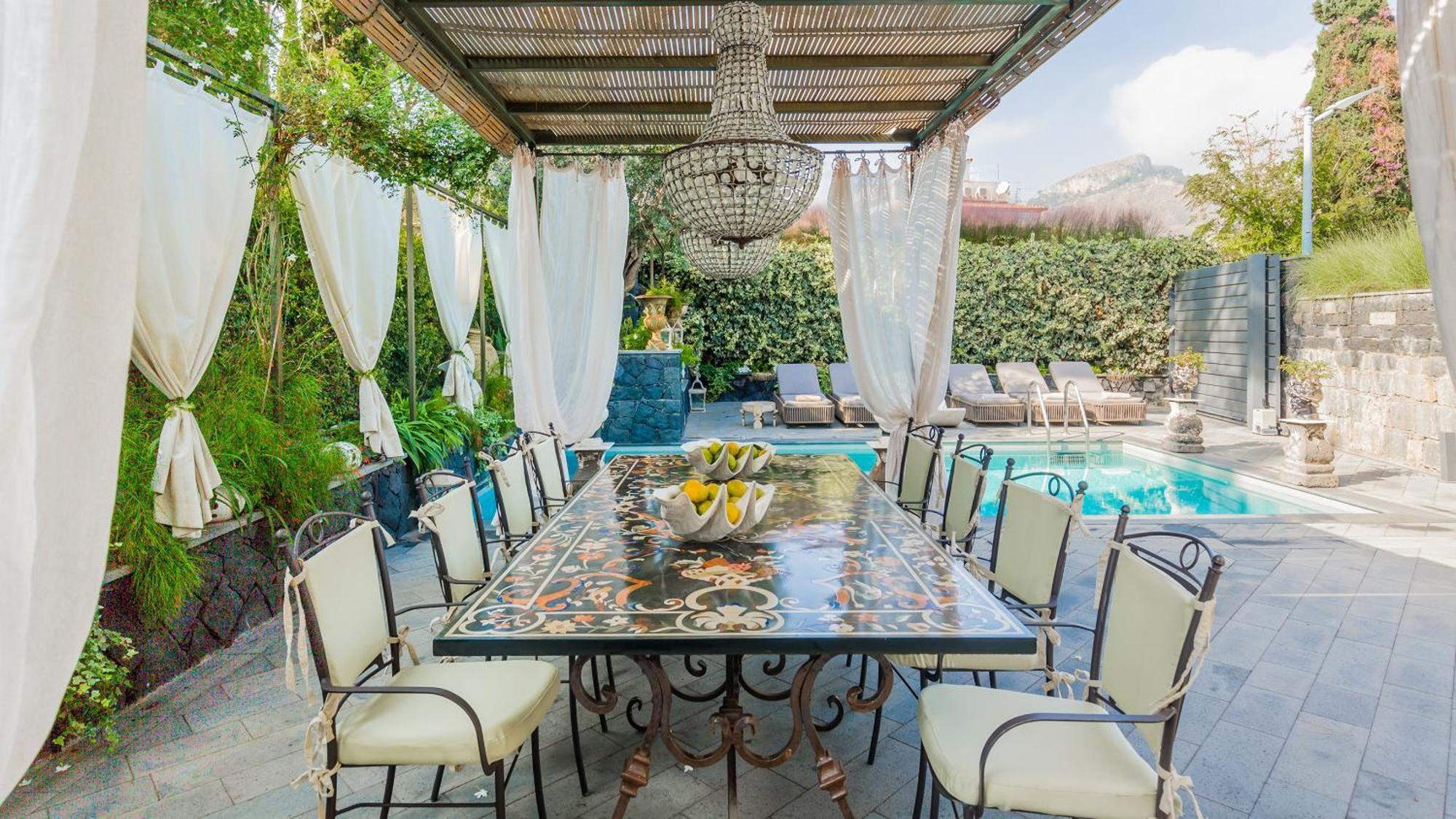 Urbis Taormina, Luxury In The Heart Of With Swimming Pool & Lift Villa